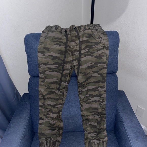 Levi's Green Camouflage Jogger Pants - Picture 3 of 5